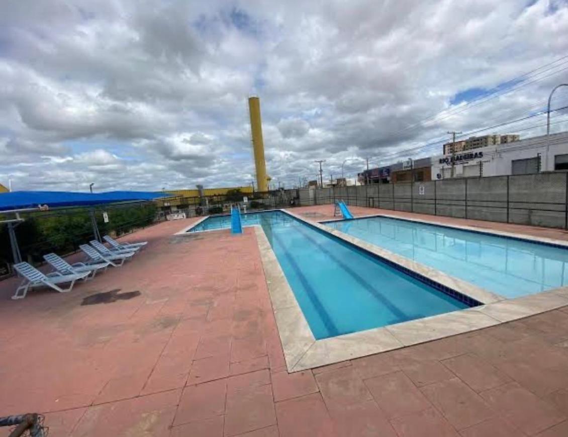 Apto Para Ate 4 Pessoas,Otima Localizacao, Area De Lazer Com Conveniencia E Piscina Para Crianca Петроліна Екстер'єр фото